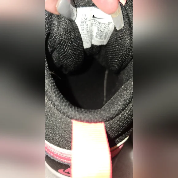 Nike Court Borough Mid, kids size 6.5y, women 8 - Picture 5 of 7